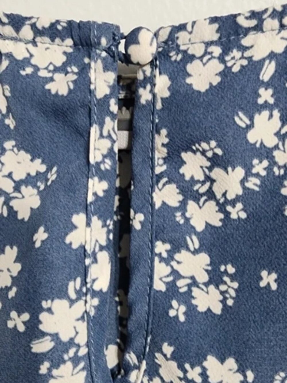 Monday Fun 3X Sleeveless Blue Floral Top - Picture 4 of 13